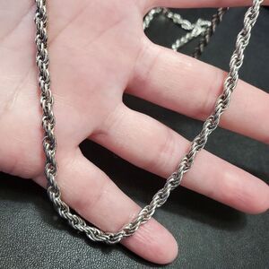 **Final Sale** Avon 14K white GP twisted chain necklace